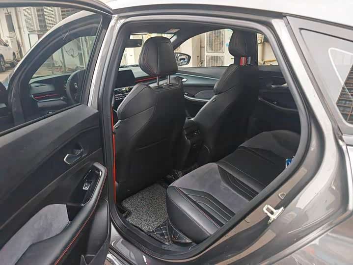 Фото 5 - Geely Binrui