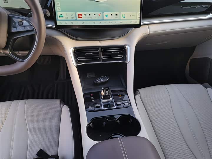 Фото 14 - BYD Song Plus Hybrid/EV