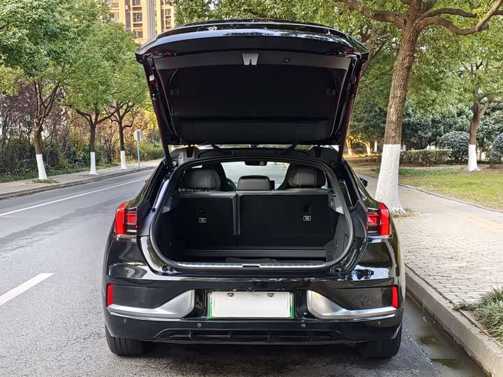 Фото 17 - Zeekr 001