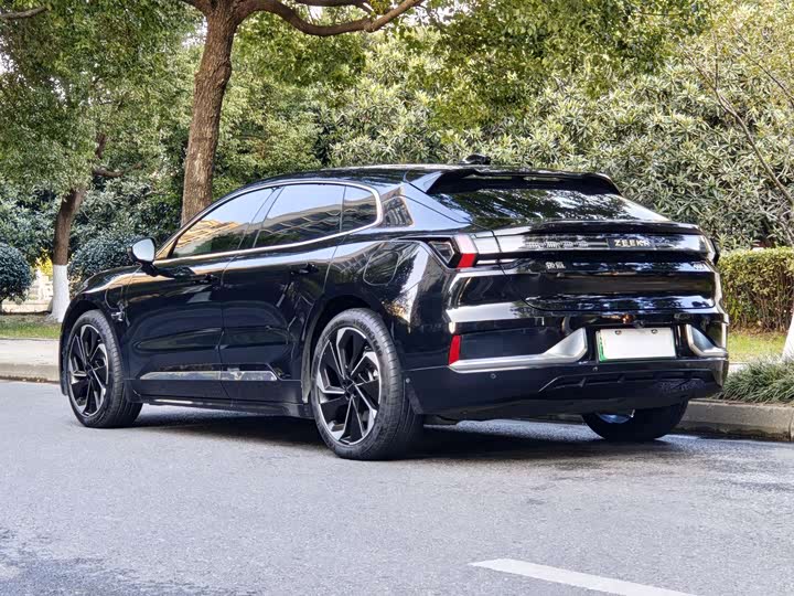 Фото 19 - Zeekr 001