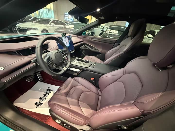 Фото 8 - Xiaomi SU7