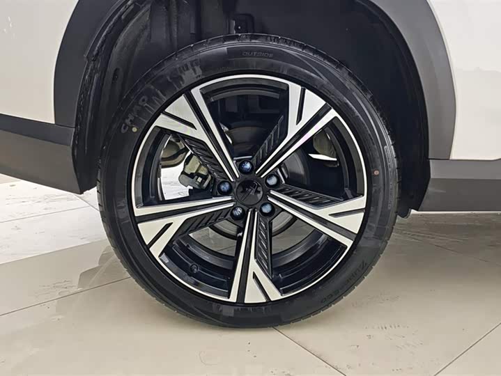 Фото 6 - Geely Atlas