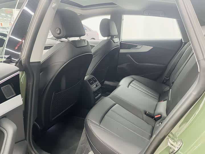 Фото 10 - Audi A5