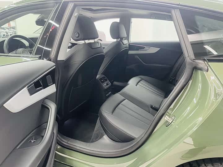 Фото 9 - Audi A5