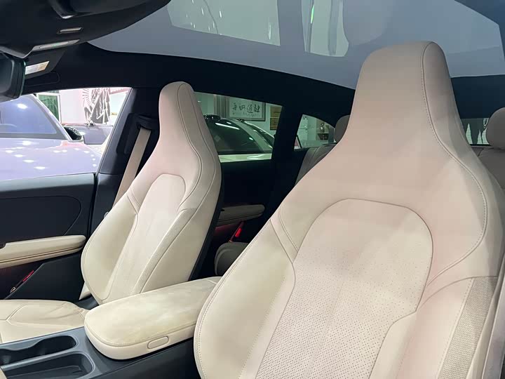 Фото 12 - Nio ET5T