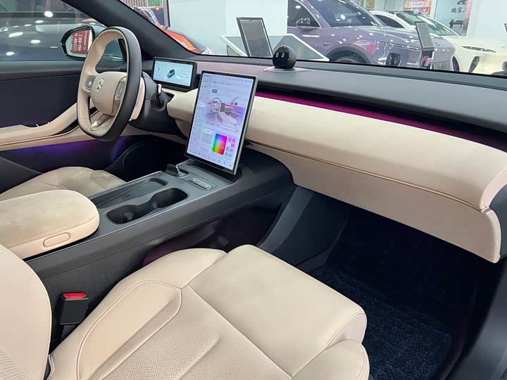 Фото 17 - Nio ET5T