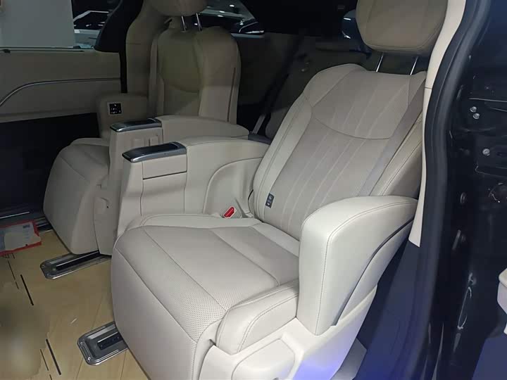 Фото 17 - Toyota Sienna