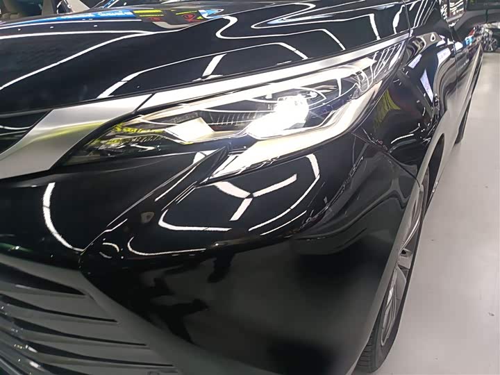 Фото 24 - Toyota Sienna