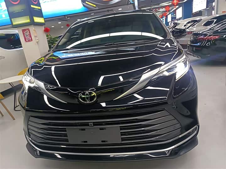 Фото 3 - Toyota Sienna