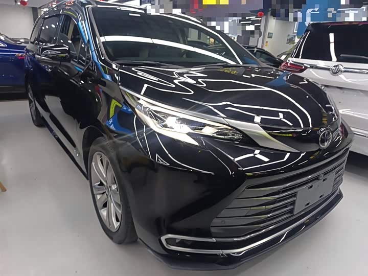 Фото 4 - Toyota Sienna