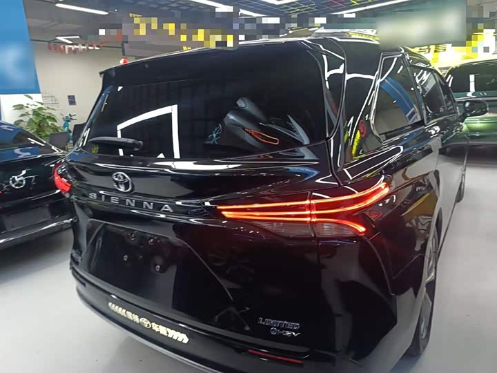 Фото 6 - Toyota Sienna