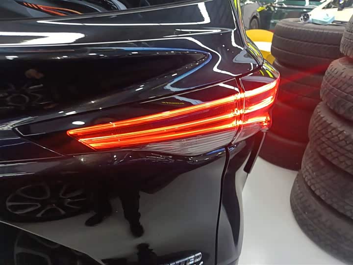 Фото 8 - Toyota Sienna