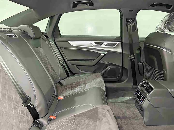 Фото 7 - Audi A6L