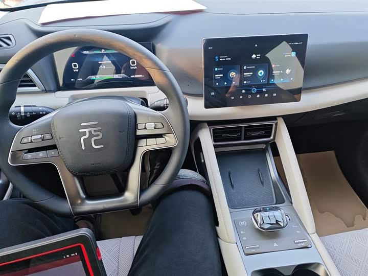 Фото 10 - BYD Yuan Up