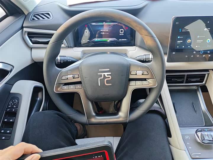 Фото 11 - BYD Yuan Up