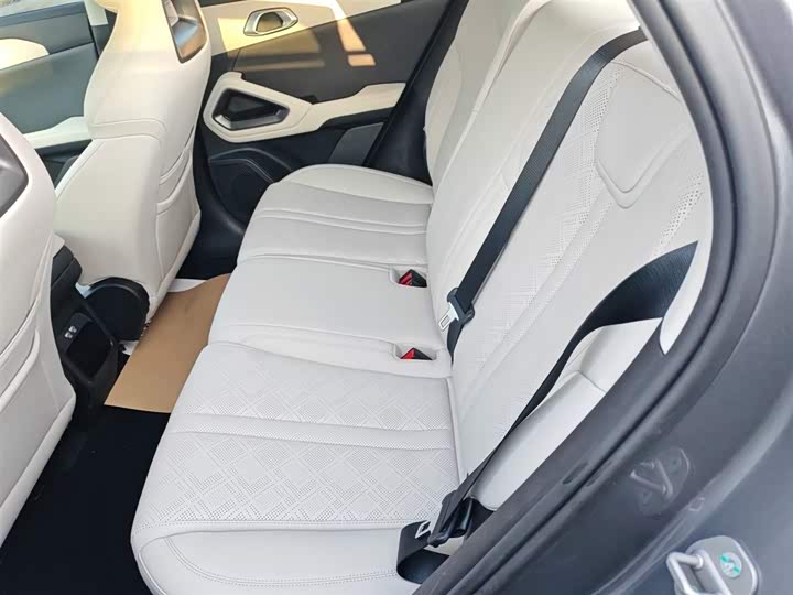 Фото 17 - BYD Yuan Up