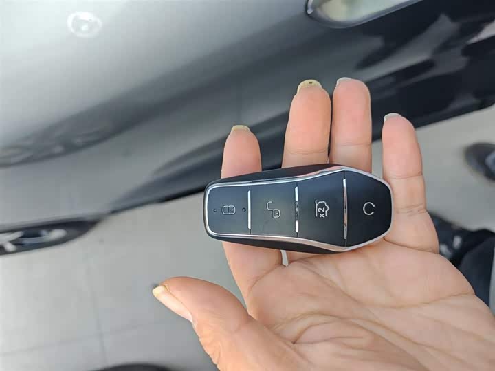 Фото 9 - BYD Yuan Up