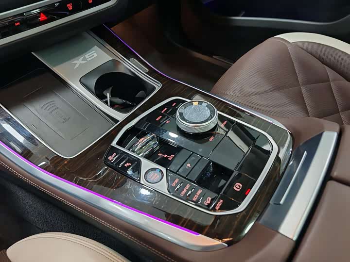 Фото 14 - BMW X5