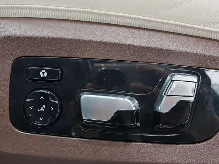 Фото 23 - BMW X5