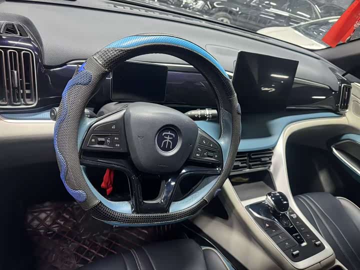 Фото 2 - BYD Song Pro