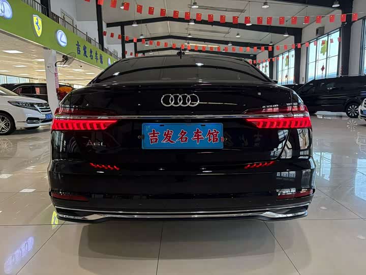 Фото 18 - Audi A6L