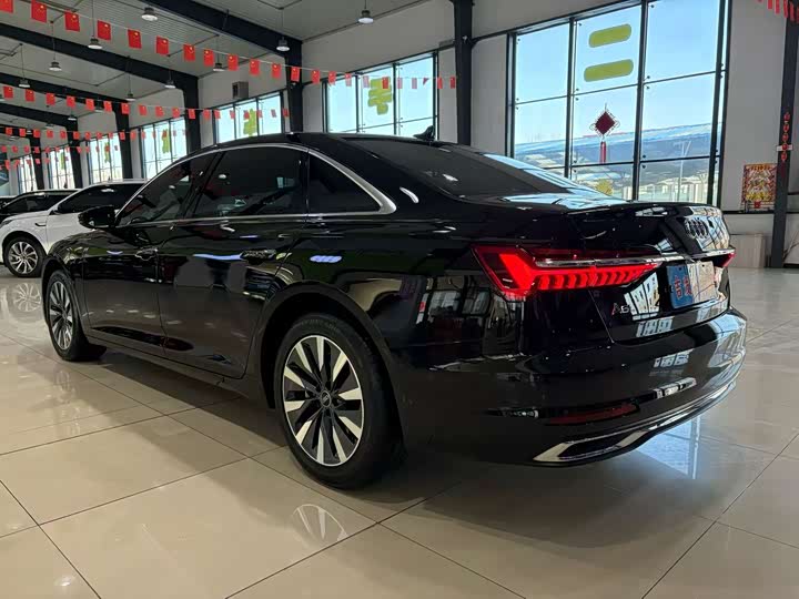 Фото 19 - Audi A6L