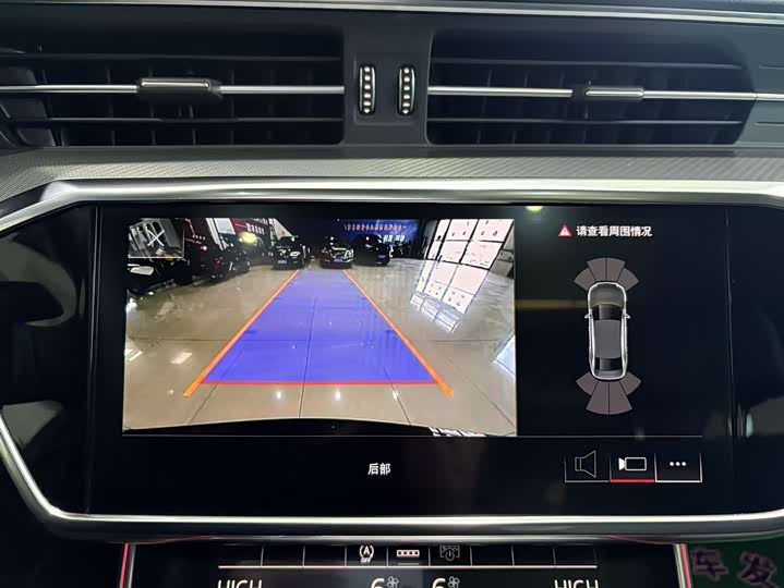 Фото 8 - Audi A6L