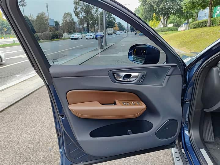 Фото 6 - Volvo XC60 Hybrid