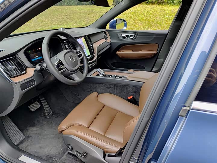 Фото 7 - Volvo XC60 Hybrid