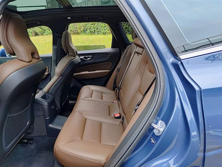 Фото 8 - Volvo XC60 Hybrid