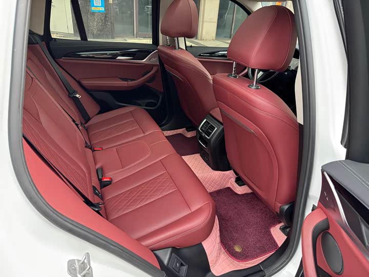 Фото 13 - BMW iX3