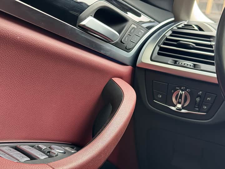 Фото 20 - BMW iX3