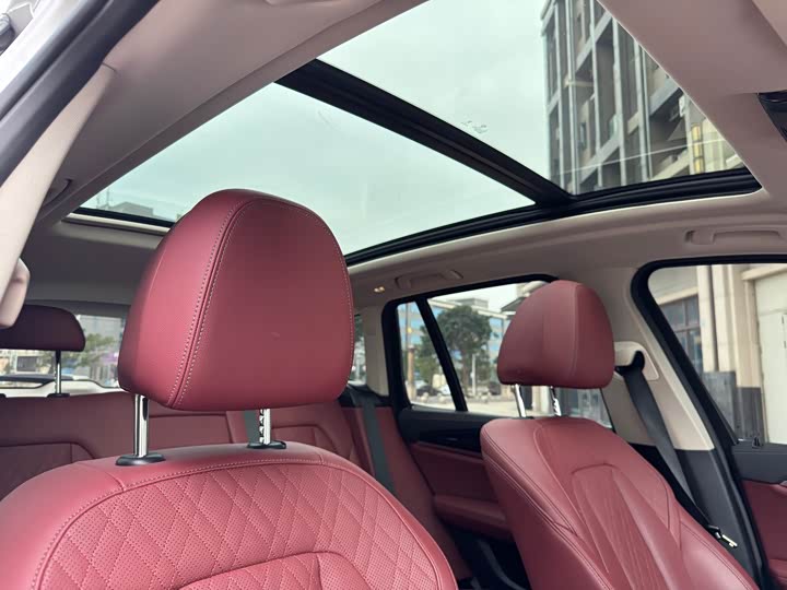 Фото 21 - BMW iX3