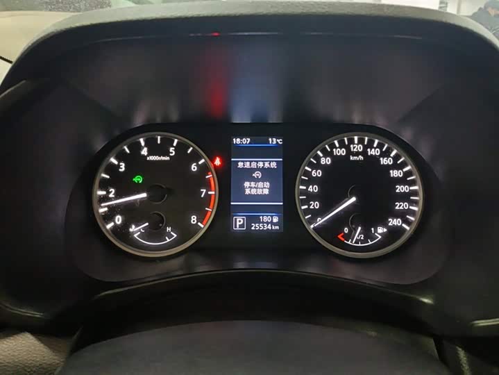 Фото 14 - Nissan Sylphy