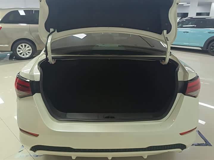 Фото 4 - Nissan Sylphy