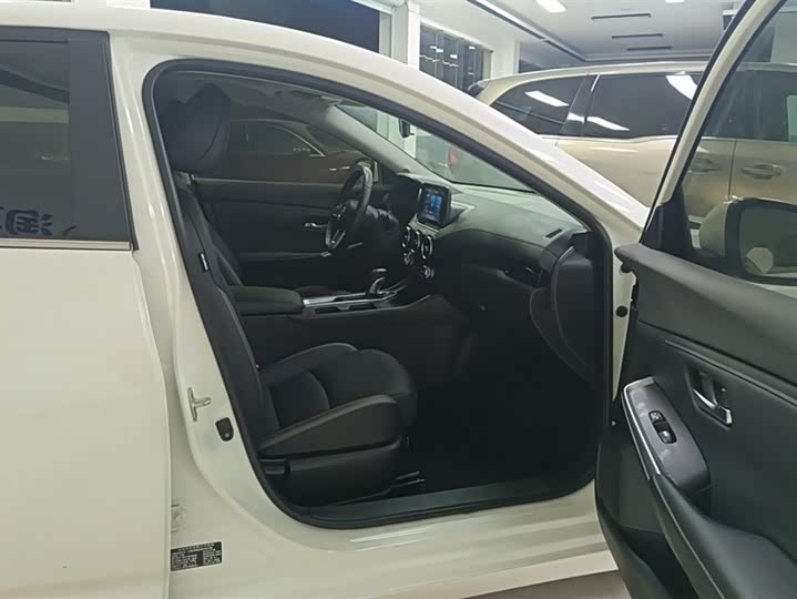 Фото 8 - Nissan Sylphy