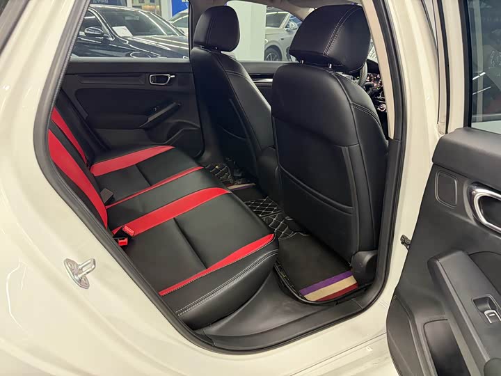 Фото 8 - Honda Civic