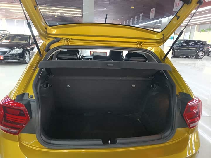 Фото 19 - Volkswagen Polo