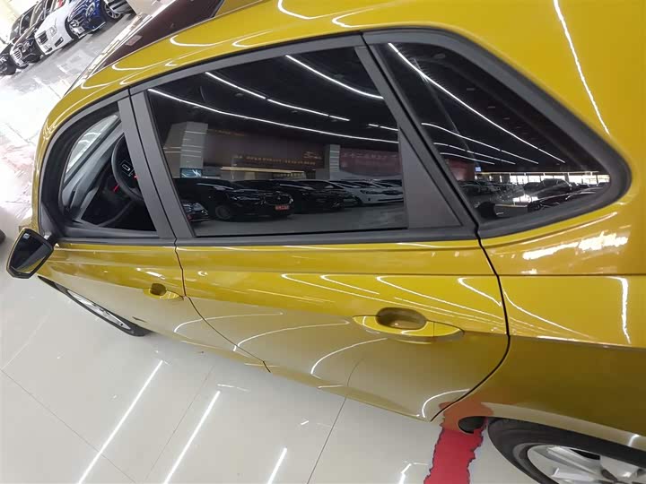 Фото 5 - Volkswagen Polo