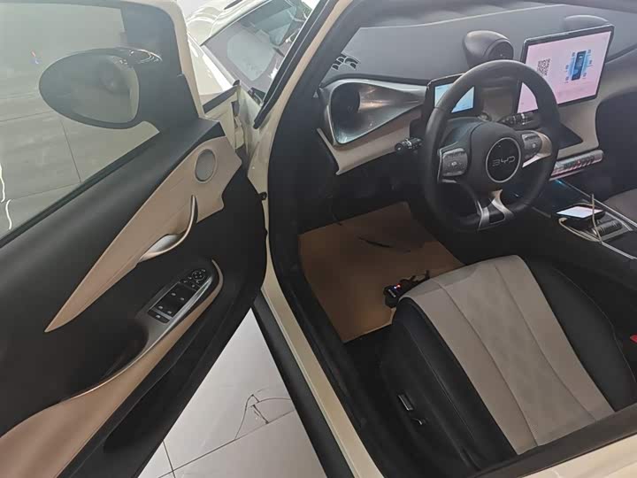 Фото 16 - BYD Dolphin