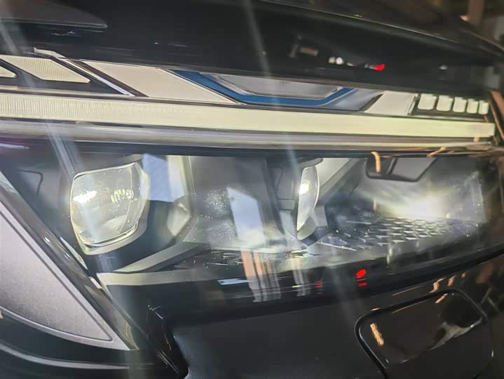 Фото 10 - Audi SQ7