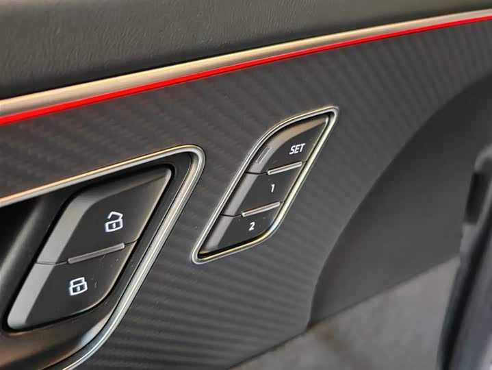 Фото 20 - Audi SQ7