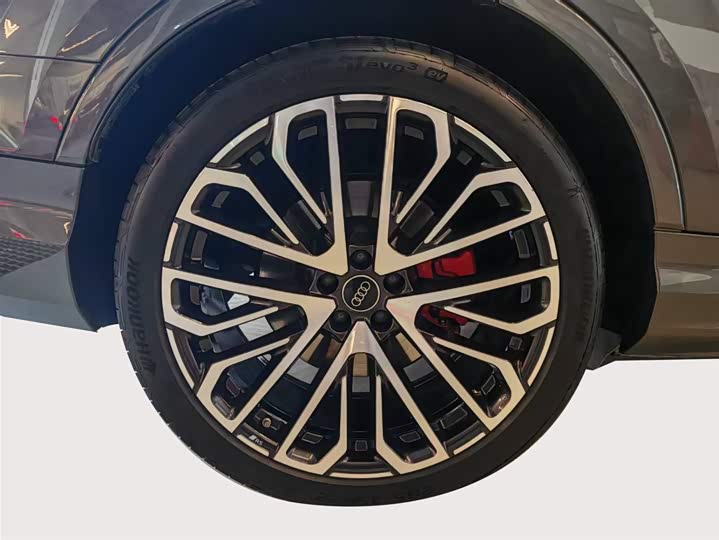 Фото 27 - Audi SQ7