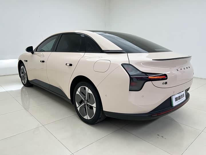 Фото 6 - XPeng Mona M03