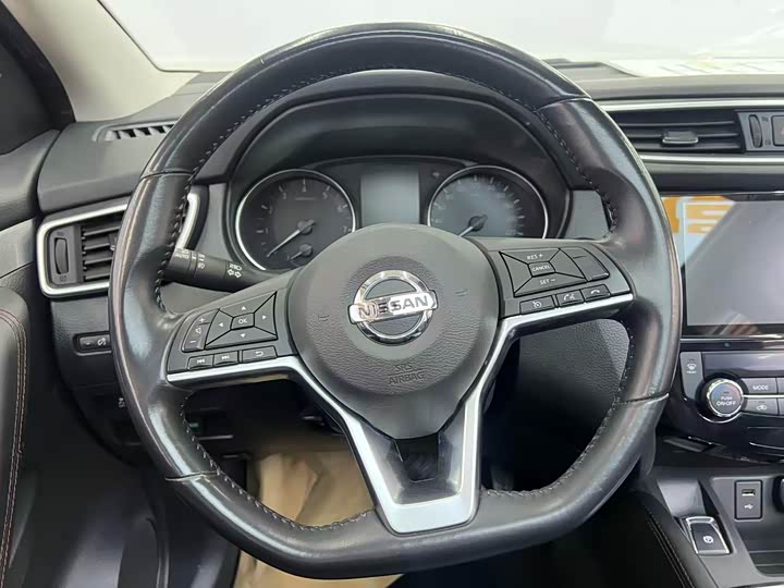 Фото 11 - Nissan Qashqai