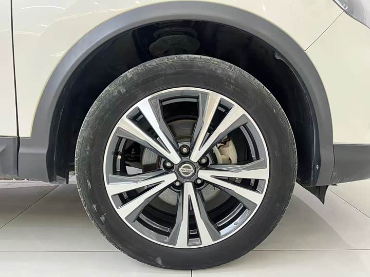 Фото 4 - Nissan Qashqai