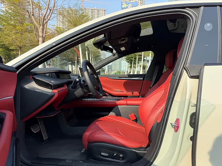 Фото 13 - Xiaomi SU7