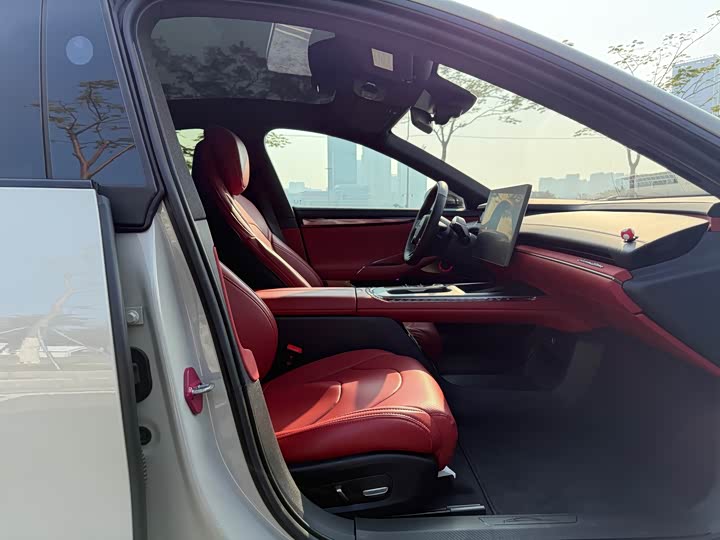 Фото 15 - Xiaomi SU7