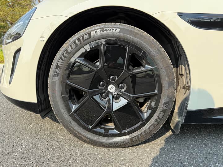 Фото 9 - Xiaomi SU7