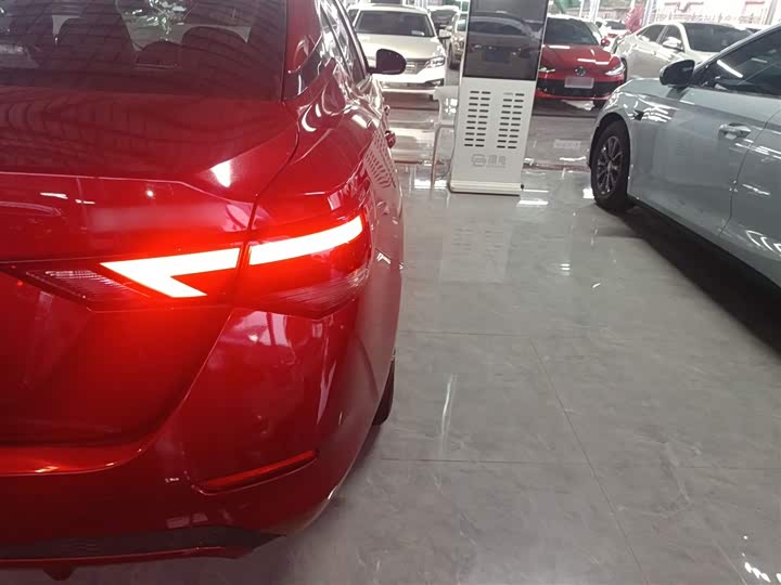 Фото 8 - Nissan Sylphy